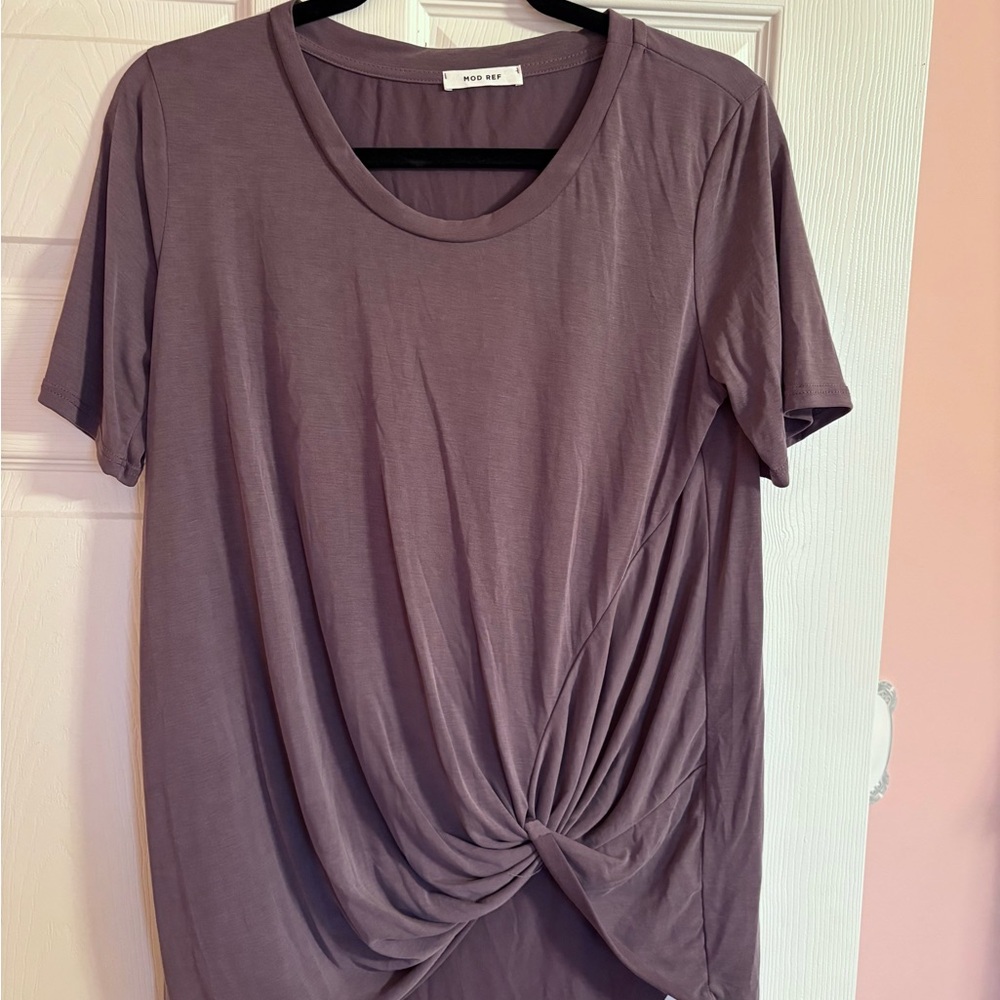 Mod Ref Women's Mauve Twist-Front Tee